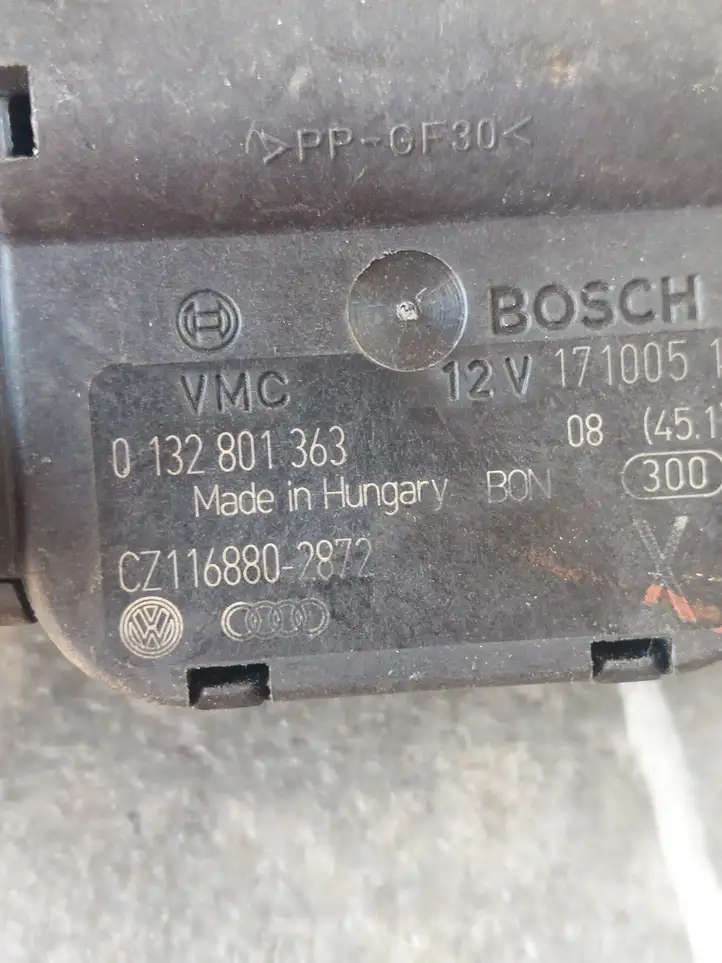 Volkswagen PASSAT B6 (2005 - 2010) 0132801363 Двигатель задвижки потока воздуха — фото 3