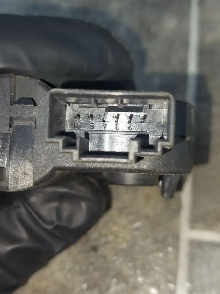 Volkswagen PASSAT B6 (2005 - 2010) 0132801362 Двигатель задвижки потока воздуха — фото 2