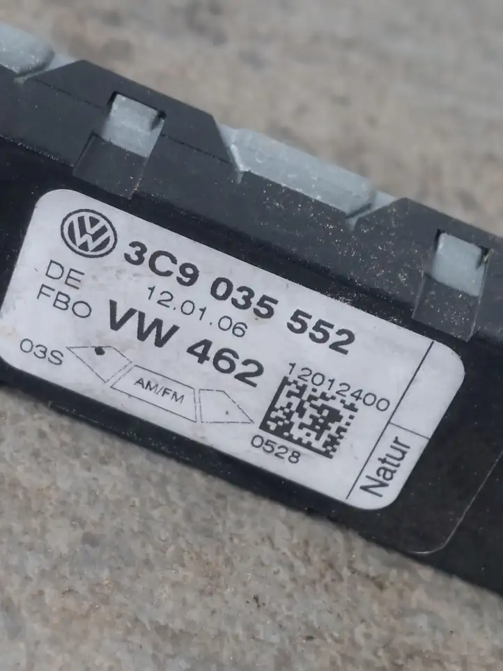 Volkswagen PASSAT B6 (2005 - 2010) 3C9035552 Усилитель антенны — фото 3