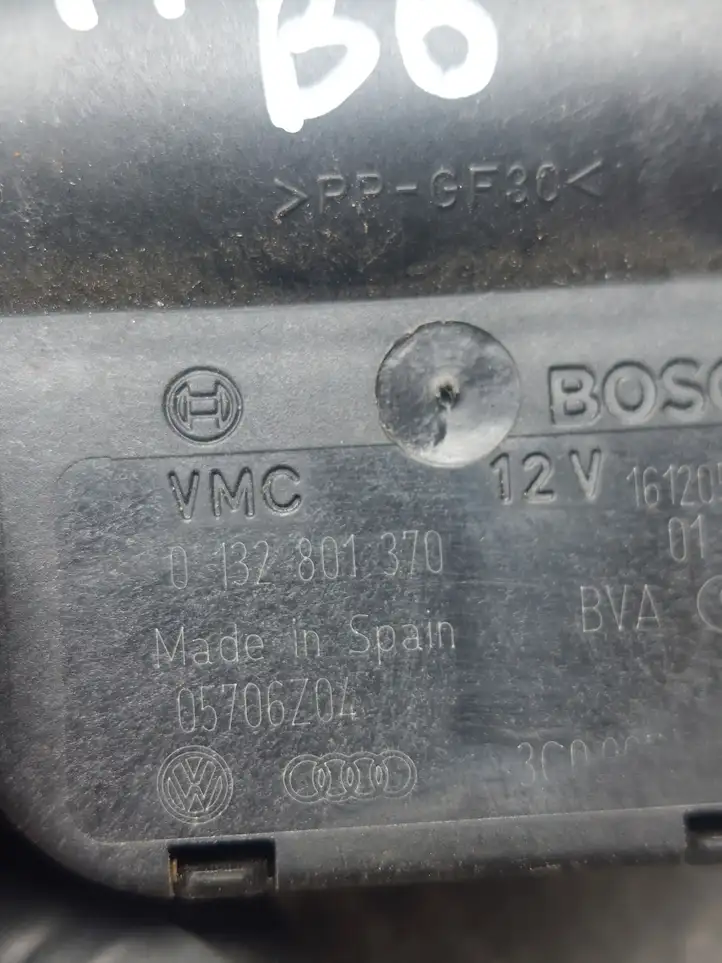 Volkswagen PASSAT B6 (2005 - 2010) 0132801370 Двигатель задвижки потока воздуха — фото 4