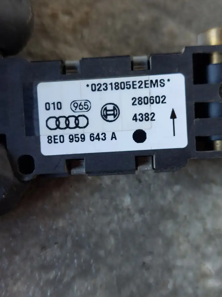 Audi A4 S4 B6 8E 8H (2000 - 2006) 8E0959643A Датчик удара SRS — фото 4