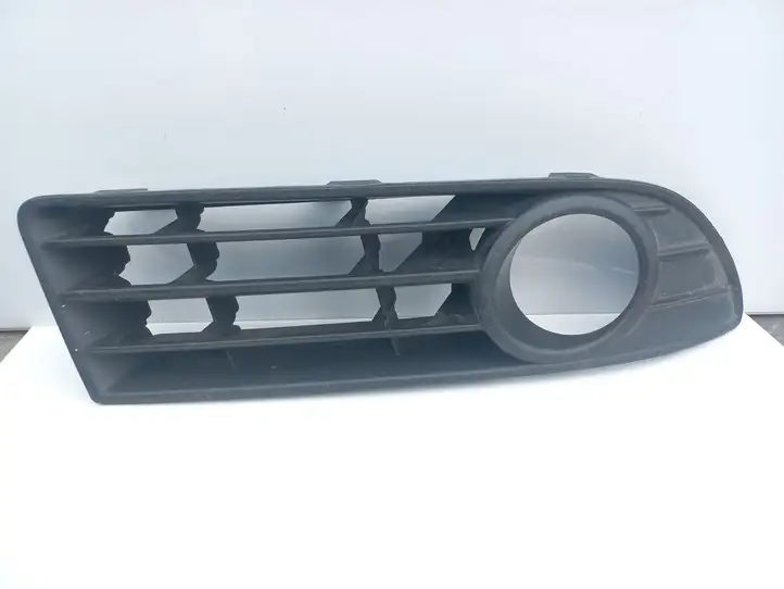 Volkswagen Polo (2005 - 2009) 6Q0853666G Решетка противотуманной фары — фото 1