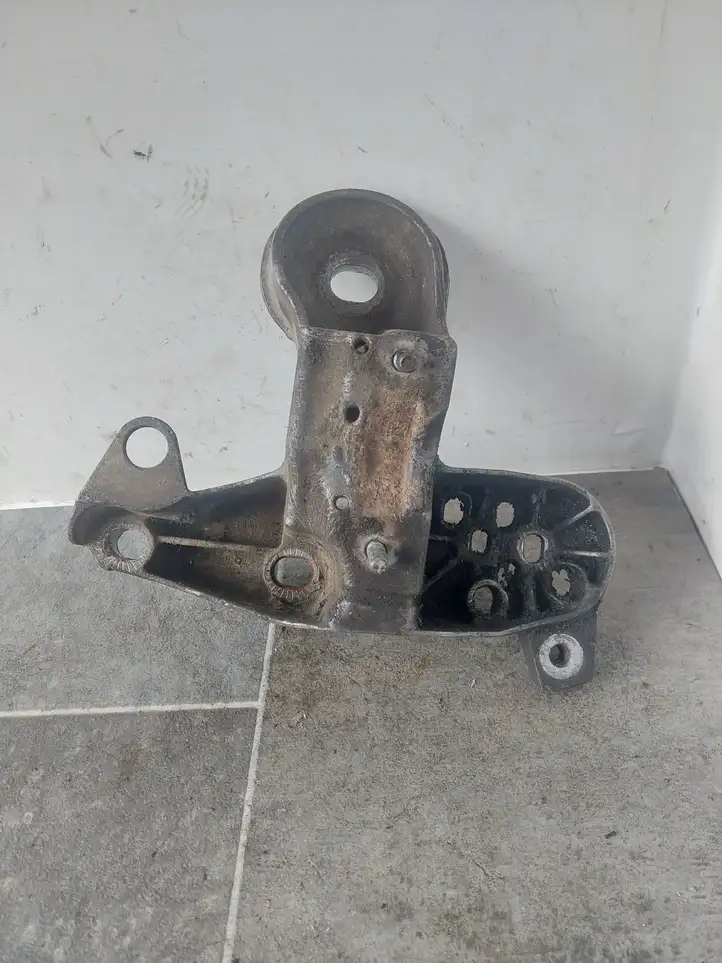 Audi A4 S4 B6 8E 8H (2000 - 2006) 8E0199351C Кронштейн двигателя — фото 4