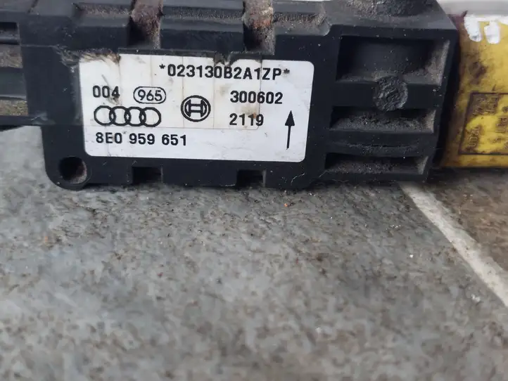 Audi A4 S4 B6 8E 8H (2000 - 2006) 8E0959651 Датчик удара SRS — фото 2