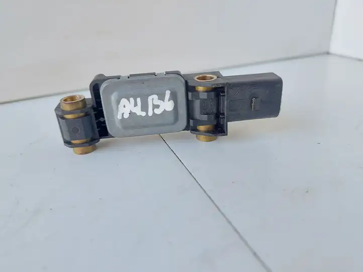 Audi A4 S4 B6 8E 8H (2000 - 2006) 8E0959643A Датчик удара SRS — фото 1
