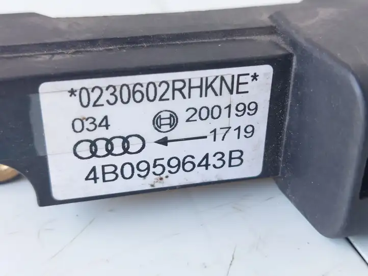 Audi A6 S6 C6 4F (2004 - 2008) 4B0959643B Датчик удара SRS — фото 2