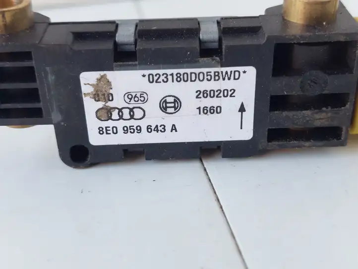Audi A4 S4 B6 8E 8H (2000 - 2006) 8E0959643A Датчик удара SRS — фото 2
