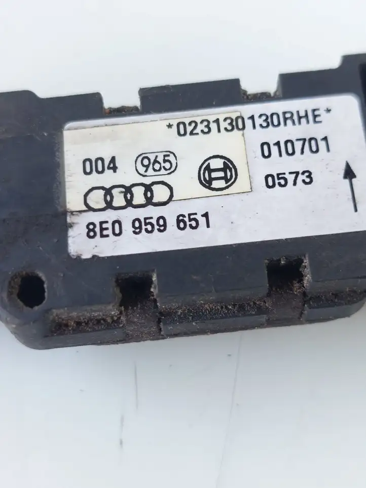 Audi A4 S4 B6 8E 8H (2000 - 2006) 8E0959651 Датчик удара SRS — фото 3