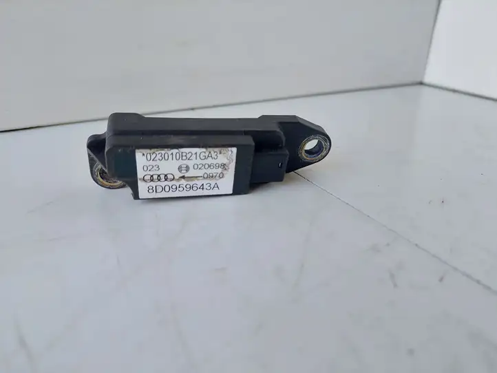 Audi A4 S4 B5 8D (1999 - 2001) 8D0959643A Датчик удара SRS — фото 1