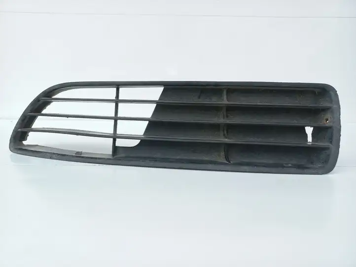 Audi A4 S4 B5 8D (1999 - 2001) 8D0807845 Нижняя решетка переднего бампера — фото 1
