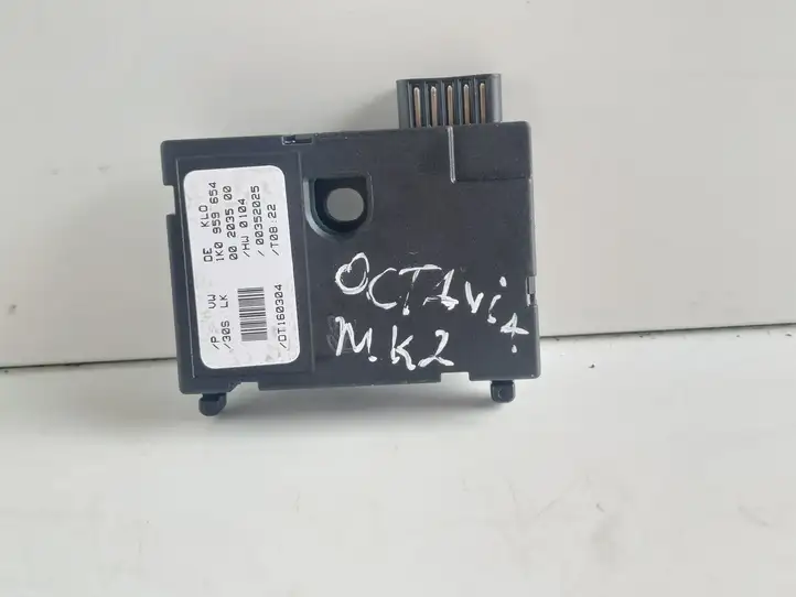 Skoda Octavia Mk2 (1Z) (2004 - 2013) 1K0959654 Датчик угла поворота руля — фото 1