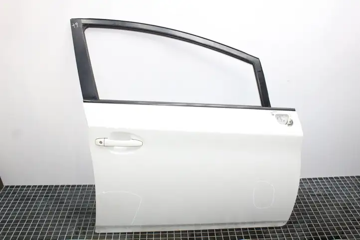Toyota Prius (XW30) (2009 - 2015) Дверь — фото 1