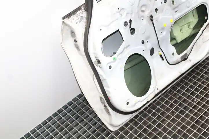 Toyota Prius (XW30) (2009 - 2015) Дверь — фото 2
