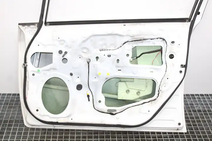 Toyota Prius (XW30) (2009 - 2015) Дверь — фото 8