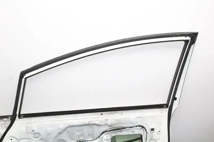 Toyota Prius (XW30) (2009 - 2015) Дверь — фото 9