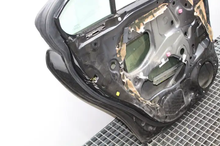 Toyota Avensis T270 (2012 - 2015) Задняя дверь — фото 9