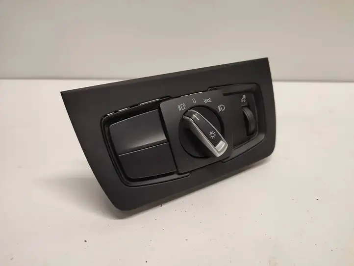 BMW 3 F30 F35 F31 (2012 - 2018) 9288027 Включатель фонарей — фото 1