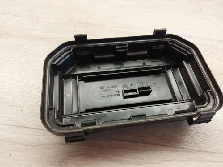 BMW 3 F30 F35 F31 (2012 - 2018) 9224872 Крышка ящика предохранителей — фото 3