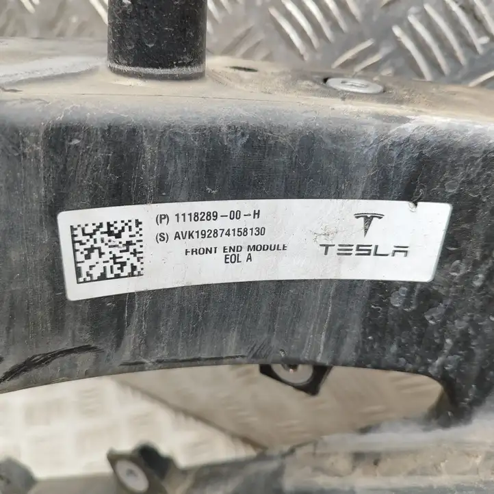 Tesla Model 3 (2017 - 2023) 111828900H Панель радиаторов двигателя — фото 6