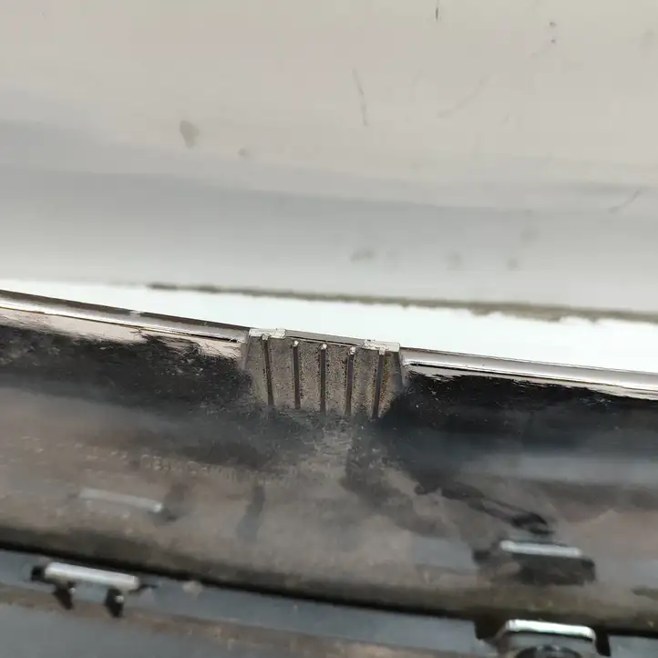 Tesla Model S (2012 - 2016) 600900401B Нижняя часть переднего бампера — фото 7