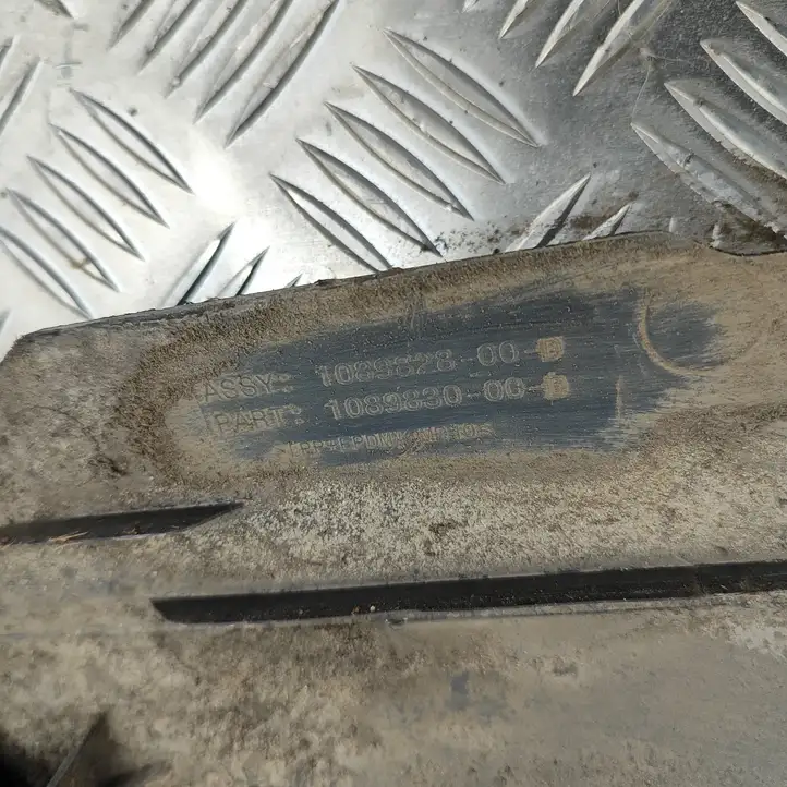 Tesla Model 3 (2017 - 2023) 108982800D Порог кузова — фото 6
