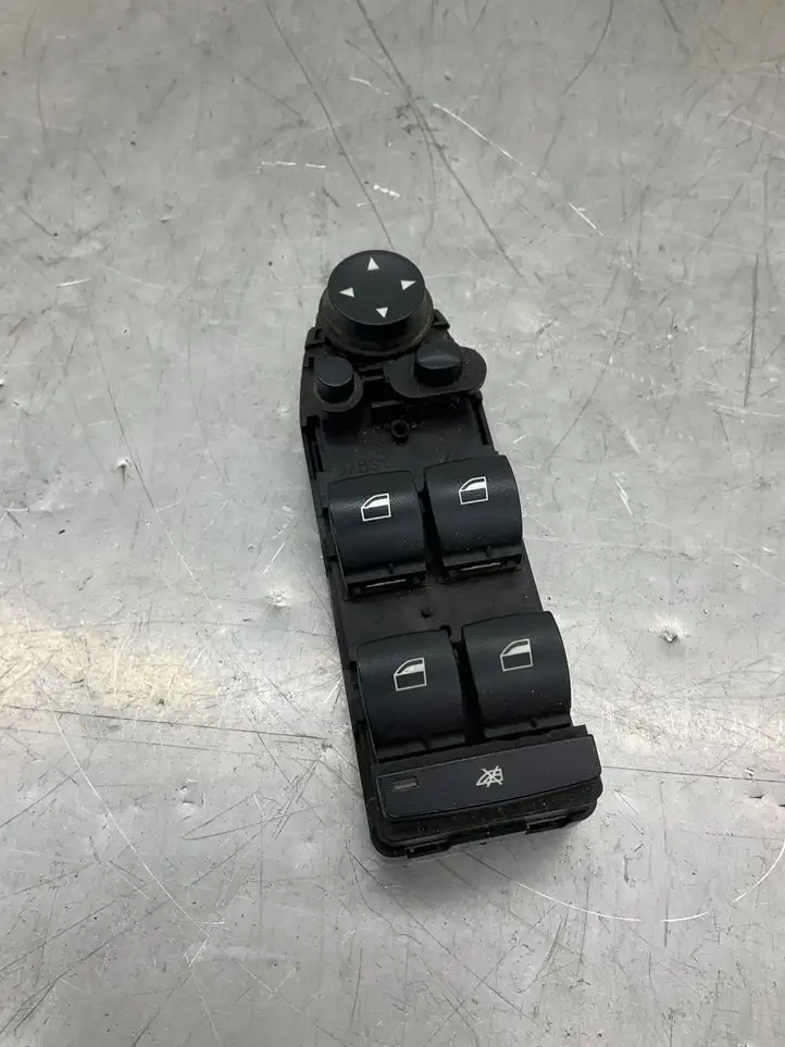 BMW 5 E60 E61 (2004 - 2010) 9122111 Кнопка стеклоподъемников — фото 1