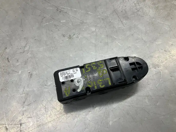 BMW 5 E60 E61 (2004 - 2010) 9122111 Кнопка стеклоподъемников — фото 2