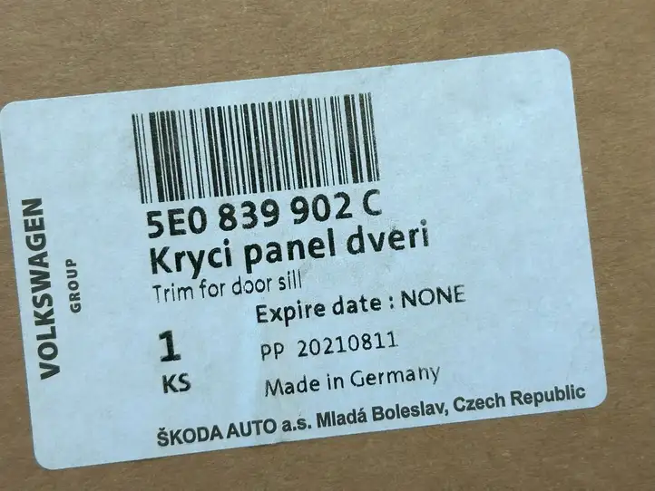 Skoda Octavia Mk3 (5E) (2013 - 2019) 5E0839902C Молдинги задней двери — фото 2