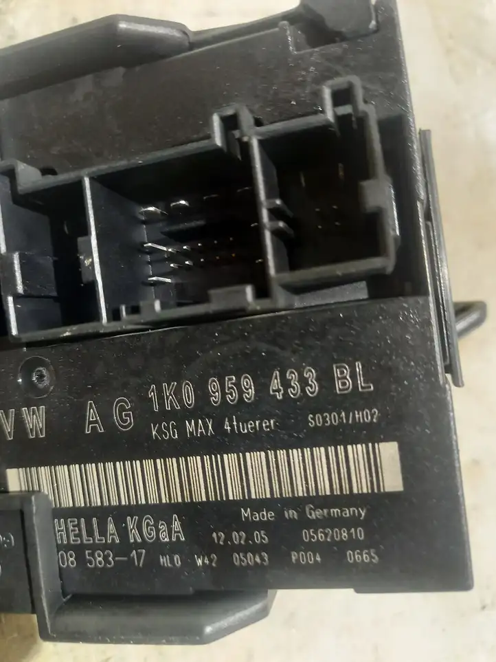 Volkswagen Touran I (2003 - 2010) 1K0959433BL Модуль комфорта — фото 4