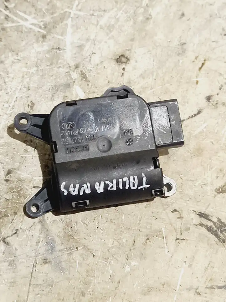 Volkswagen Touran I (2003 - 2010) 0132801341 Двигатель задвижки потока воздуха — фото 1