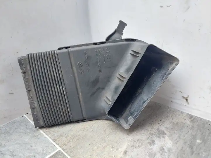 Audi A4 S4 B7 8E 8H (2004 - 2009) 8E0129617D Детали воздухозаборника — фото 2