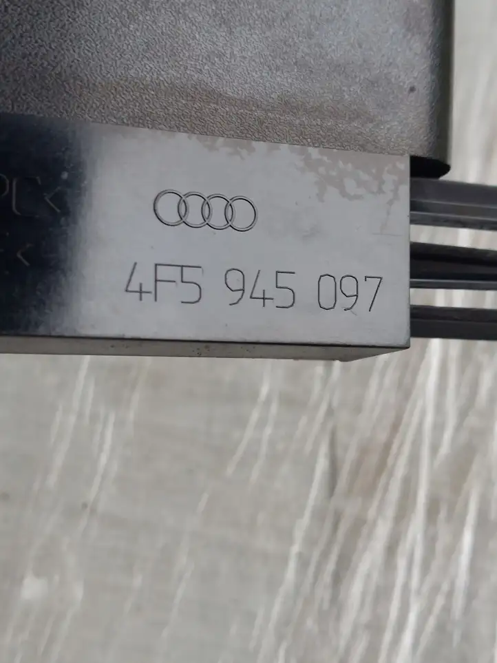 Audi A6 S6 C6 4F (2004 - 2008) 4F5945097 Дополнительный стоп фонарь — фото 3