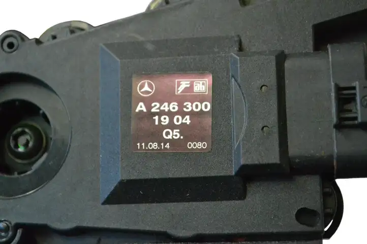 Mercedes-Benz A W176 (2012 - 2018) A2463001904 Педаль акселератора — фото 5