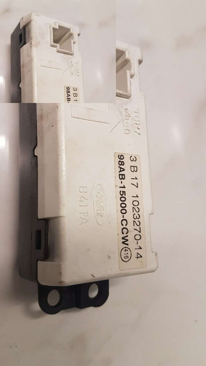 Ford Focus (1998 - 2004)  98AB15000CCW Часы
