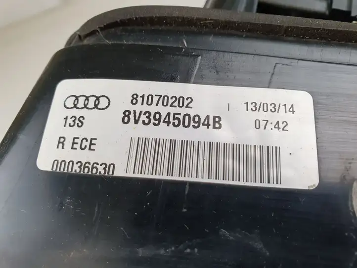 Audi A3/S3 8V (2012 - 2016) Задний фонарь в крышке багажника — фото 5