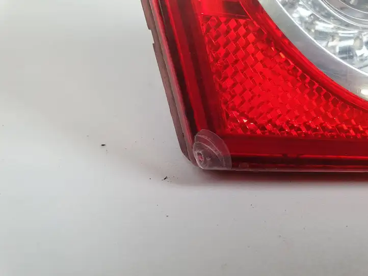 Volkswagen PASSAT B6 (2005 - 2010) Задний фонарь в крышке багажника — фото 5