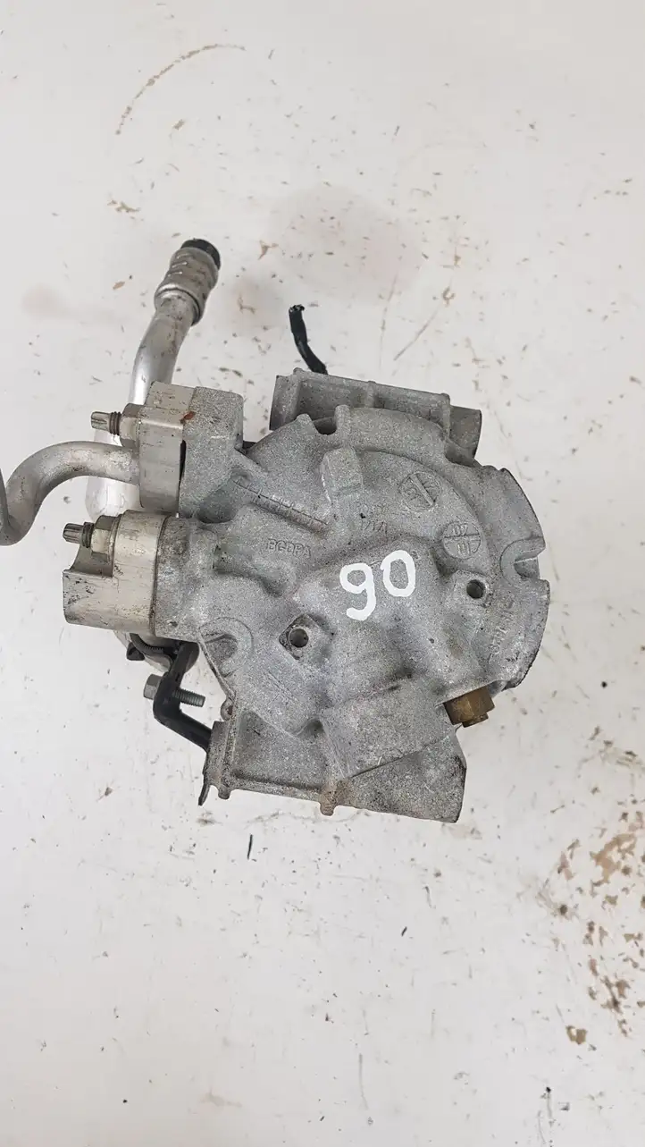 Ford Fiesta (2006 - 2008) Компрессор (насос) кондиционера воздуха — фото 5