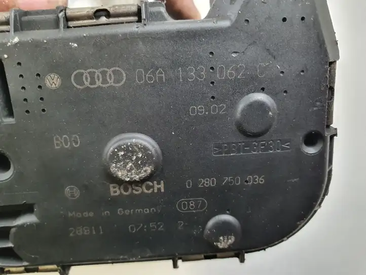 Audi TT Mk1 (1998 - 2003) Дроссельная заслонка — фото 7