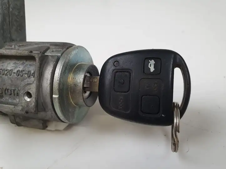 Toyota Avensis T250 (2006 - 2009) 1758008711 Комплект системы зажигания — фото 6