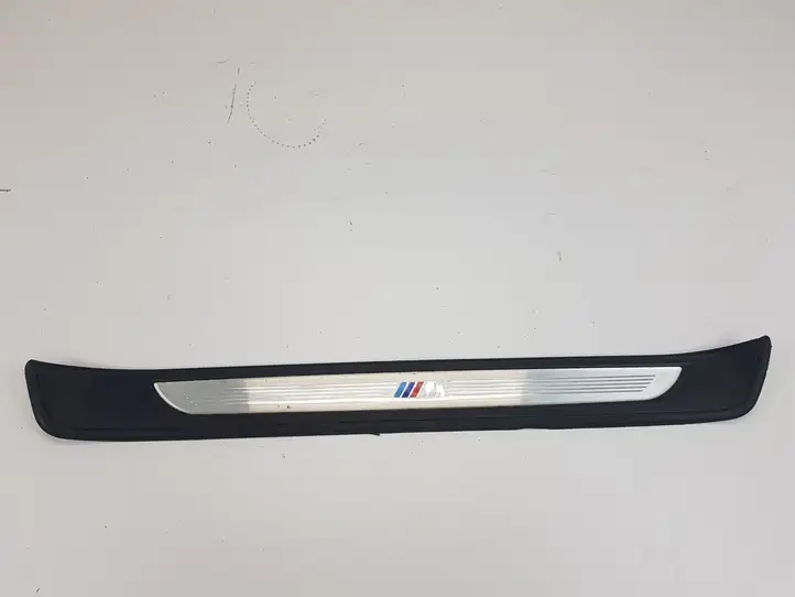 BMW 3 E90 E91 (2005 - 2012) Внутренняя отделка переднего порога — фото 1