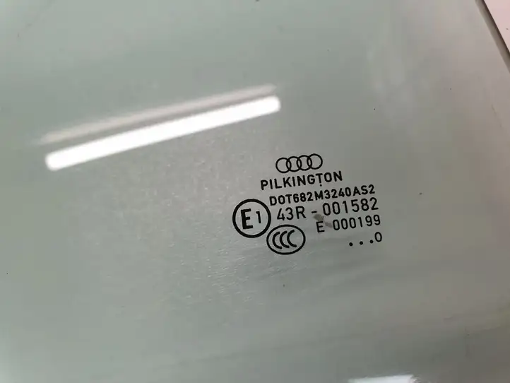 Audi A4 S4 B8 8K (2011 - 2015) Стекло задней двери — фото 4