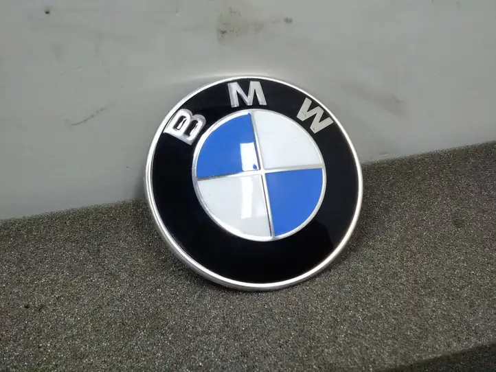 BMW X3 G01 (2018 - 2024) 7499154 Эмблема производителя — фото 1