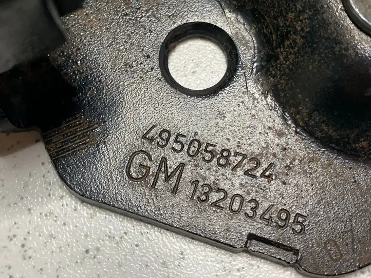Opel Astra J (2009 - 2012) 13203495 Петля замка багажной двери — фото 5