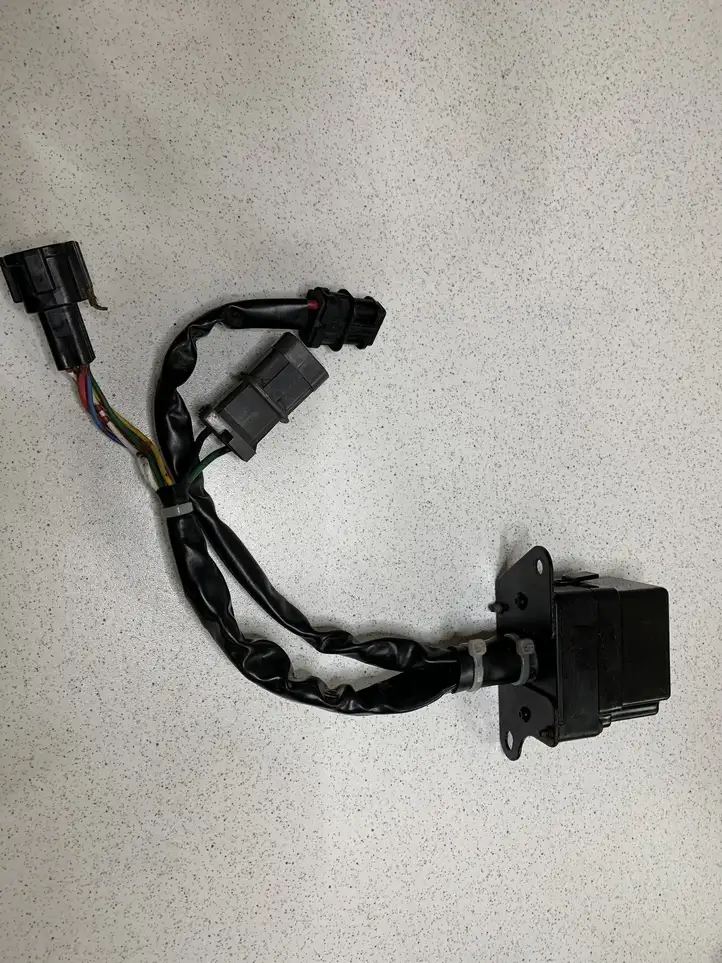 Subaru Outback (1998 - 2003) 27538AE000 Блок монтирования реле — фото 1