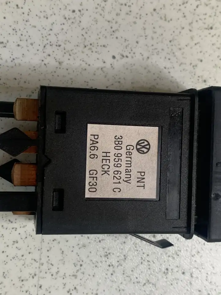 Volkswagen PASSAT B5.5 (2001 - 2005) 3B0959621C Кнопка обогрева стекла — фото 3