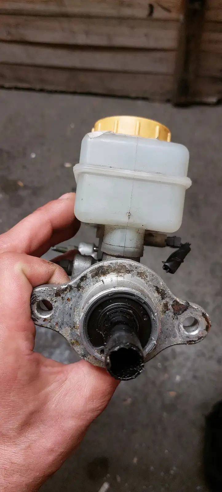 Subaru Outback (1998 - 2003) 86406235 Главный тормозной цилиндр — фото 4