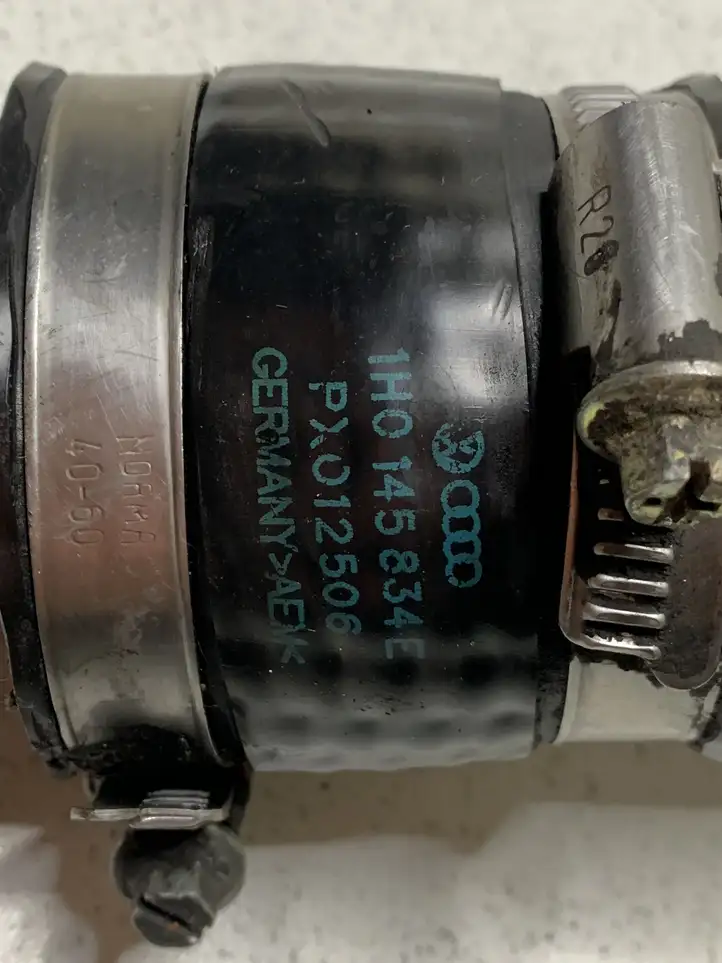 Audi A6 S6 C5 4B (1997 - 2001) 1H0145834E Трубки интеркулера / Шланги интеркулера — фото 3