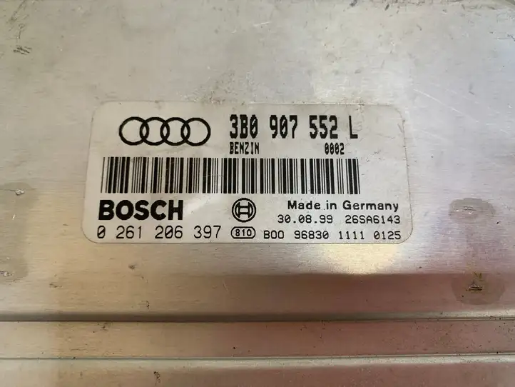 Audi A6 S6 C5 4B (1997 - 2001) 3B0907552 Блок управления двигателем (ЭБУ) — фото 3