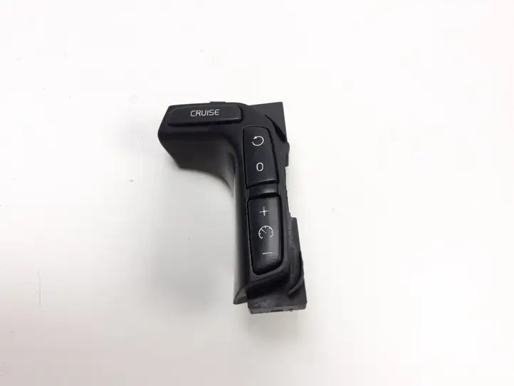 Volvo S60 (2004 - 2010) 30739571 Кнопки на рулевом колесе — фото 1
