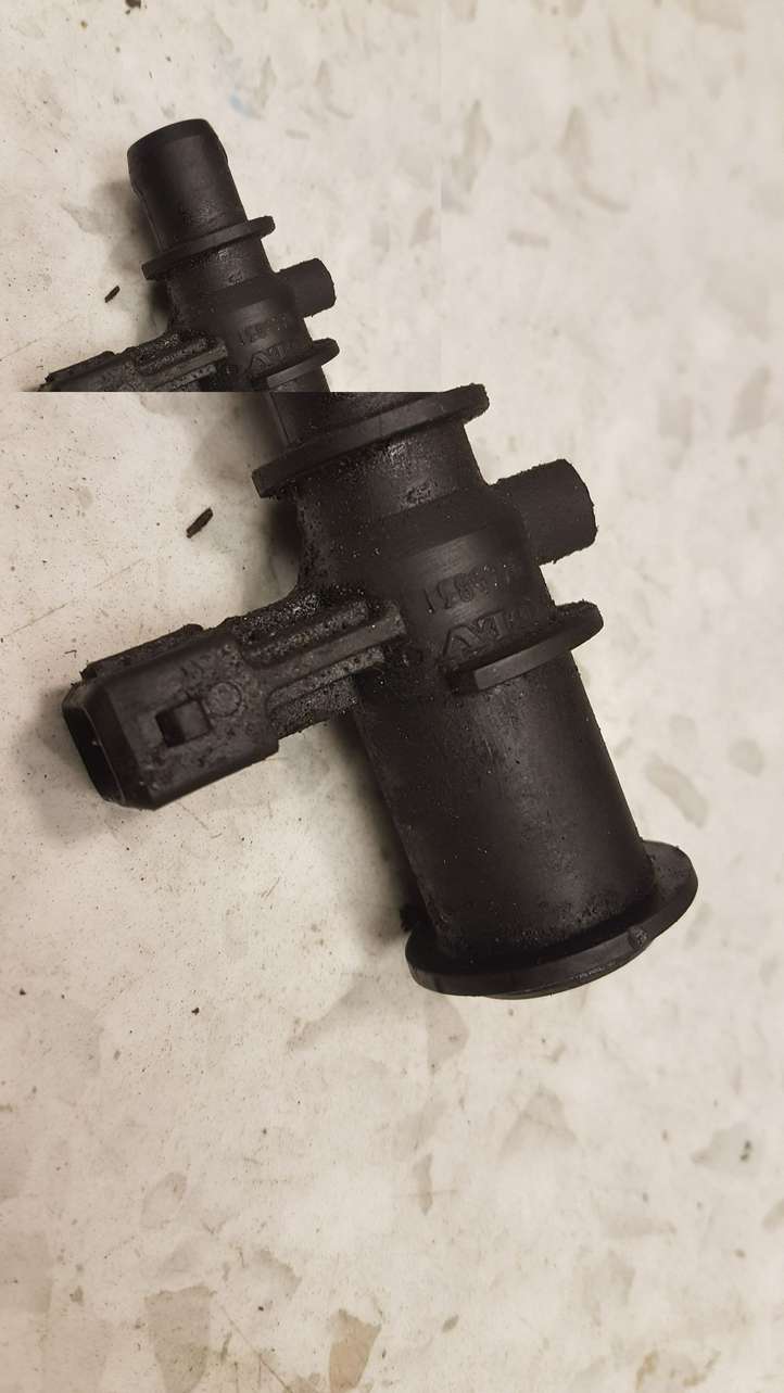 Volvo S60 (2000 - 2004)  9445831 Кронштнйн блока ABS